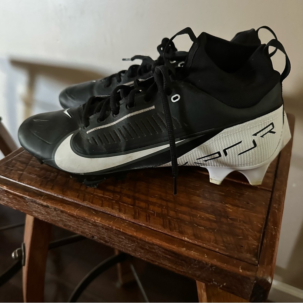Nike Vapor Edge Pro 360 2 "Black/White" Men's Football Cleat. Size 10. Like New